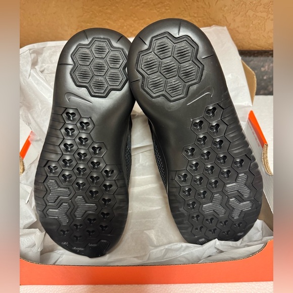 Nike Women's Wmns Free TR 8 - Picture 13 of 16